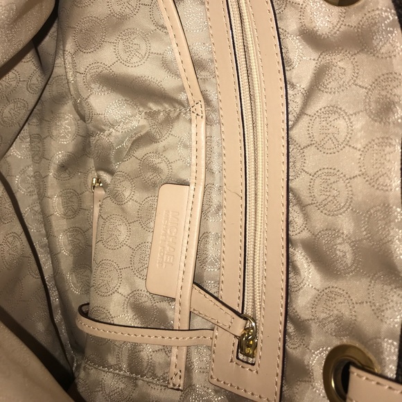 New Michael Kors bag - Picture 3 of 3